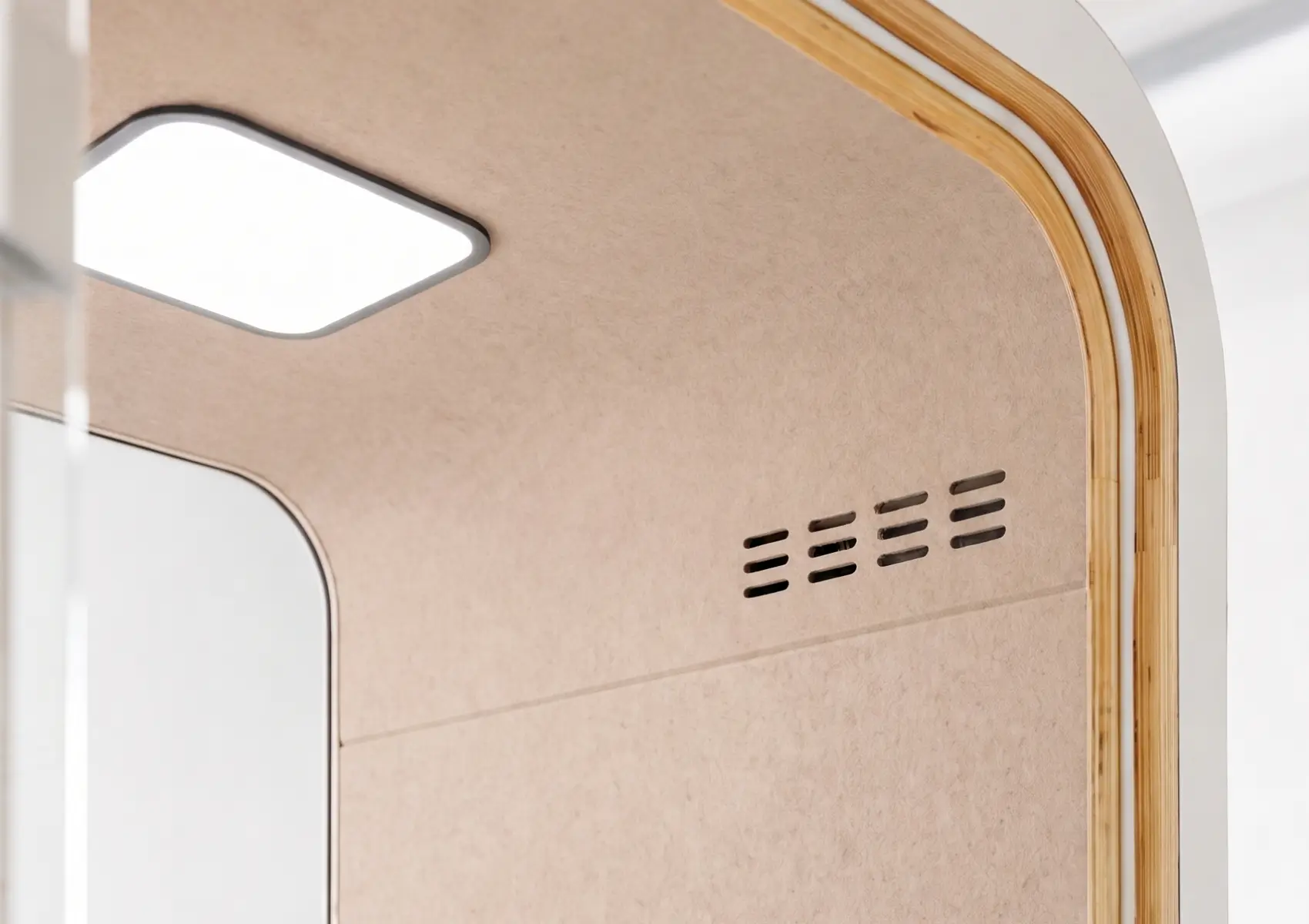 Detalle del interior de una cabina acústica MOOD Phone con iluminación LED rectangular y rejillas de ventilación