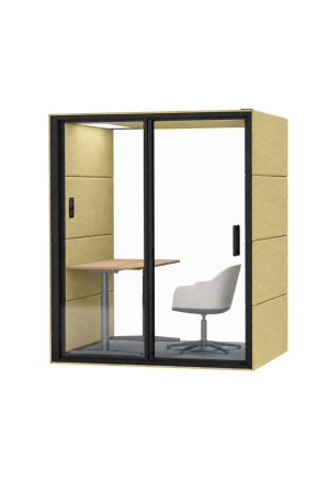 Cabina acústica Focus de oficina con paredes tapizadas, mesa de trabajo con regulación en altura, silla y puerta de vidrio. Color amarillo